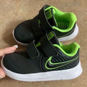 NWOT Toddler Boy Nike Star Runner Tennis Shoes